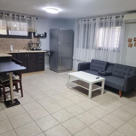 Petach Tikva B&B Amit 18 Minutes From The Airport - אירוח כפרי עמית 18 דקות משדה תעופה מראה חיצוני תמונה