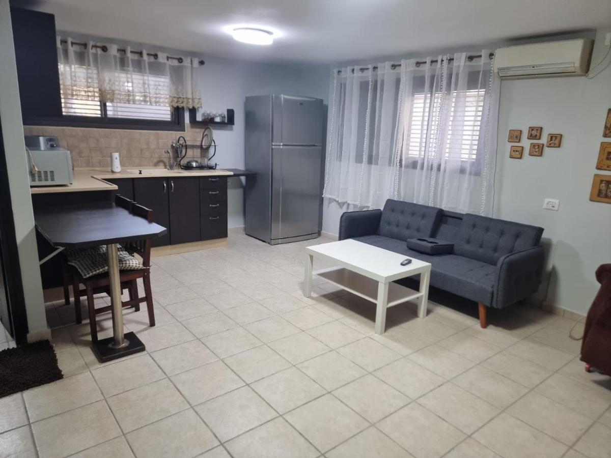 Petach Tikva B&B Amit 18 Minutes From The Airport - אירוח כפרי עמית 18 דקות משדה תעופה מראה חיצוני תמונה