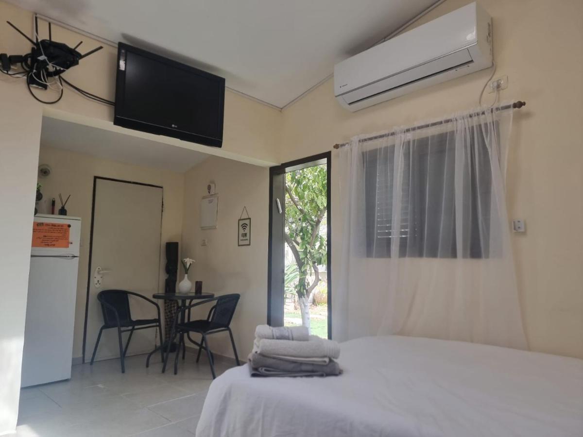 Petach Tikva B&B Amit 18 Minutes From The Airport - אירוח כפרי עמית 18 דקות משדה תעופה מראה חיצוני תמונה